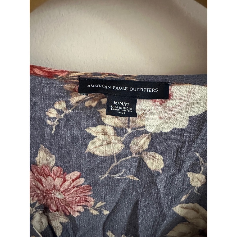 American Eagle Floral Wrap Blouse Blue‎ Red Long Sleeve Smocked Crop Top Medium - Picture 3 of 6